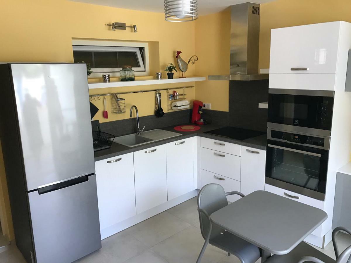 Appartement En Bord De Mer سانت ماري دو لا مير المظهر الخارجي الصورة